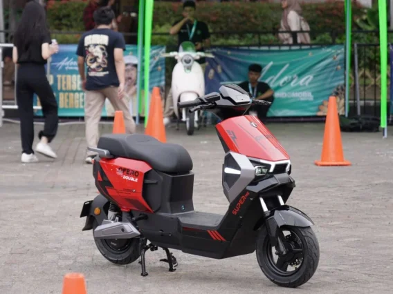 wisatawan di bali ofero stareer 3 lit