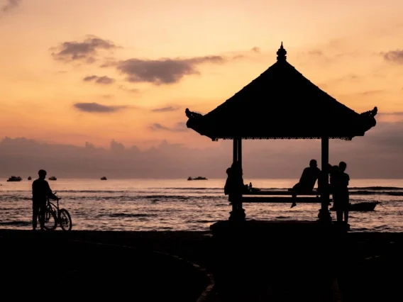 Sunrise di Pantai Sanur wisata sehari di bali